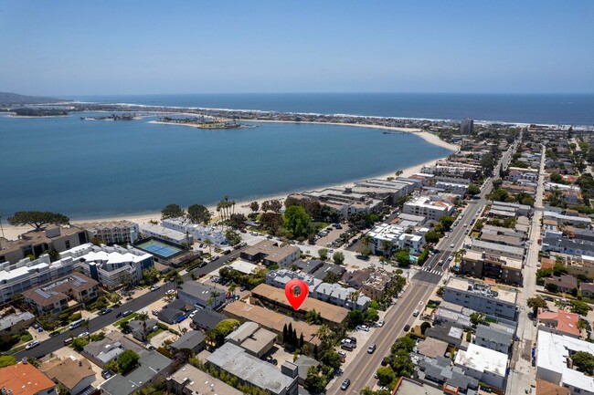 Building Photo - Sail Bay Apartments