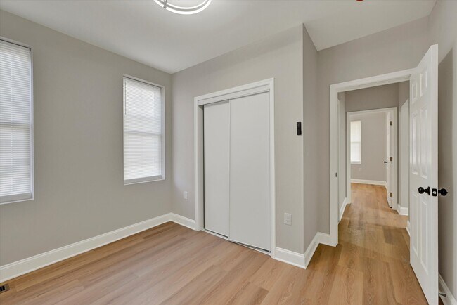 Building Photo - 3805 Penhurst Ave