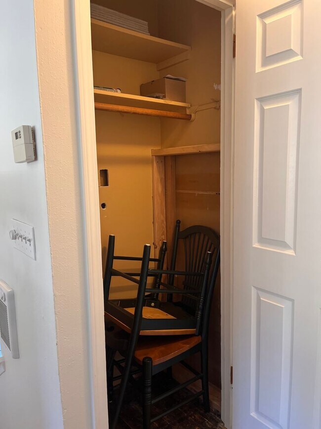 Building Photo - Bradley Short Term Rental