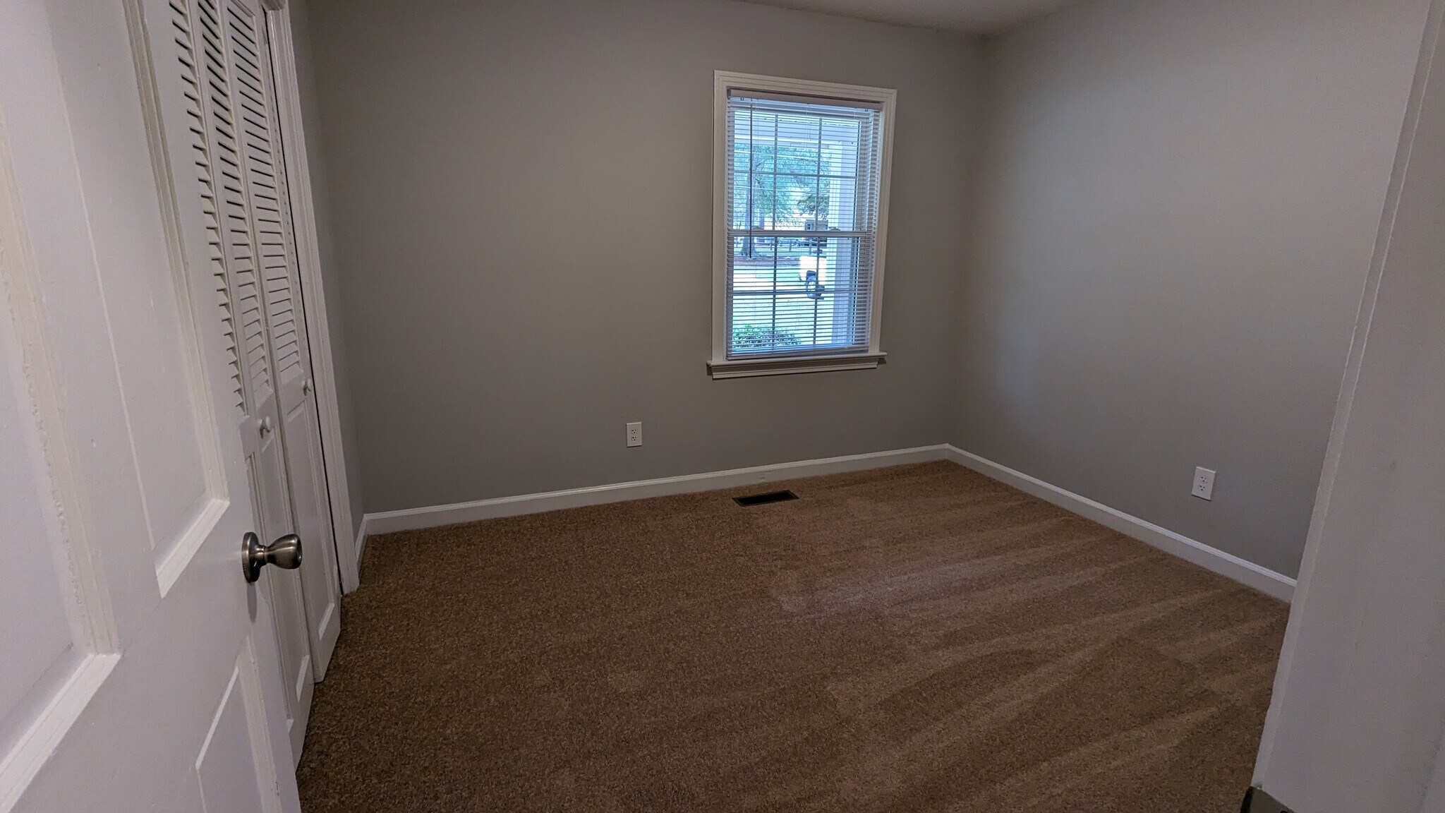 Building Photo - 319 Rhynewood Dr