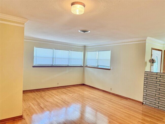 Building Photo - 7730 Cayton St