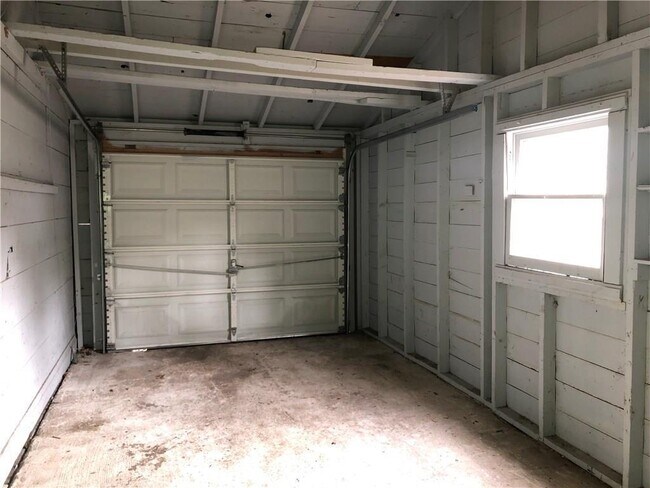 Building Photo - 7007 Reese Ln