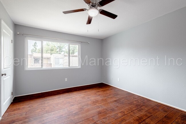Building Photo - MOVE IN SPECIAL! - HALF MONTH OFF NOV RENT...