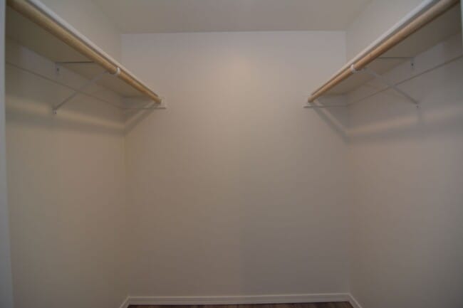 Building Photo - Remodeled 1 Bedroom 1 Bath Condo! Great Ce...