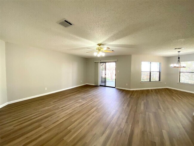 Building Photo - 2101 Jasper Ln