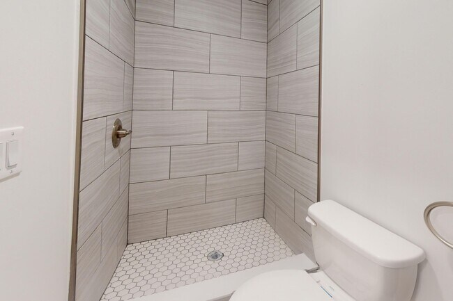 Building Photo - 1834 N Bouvier St