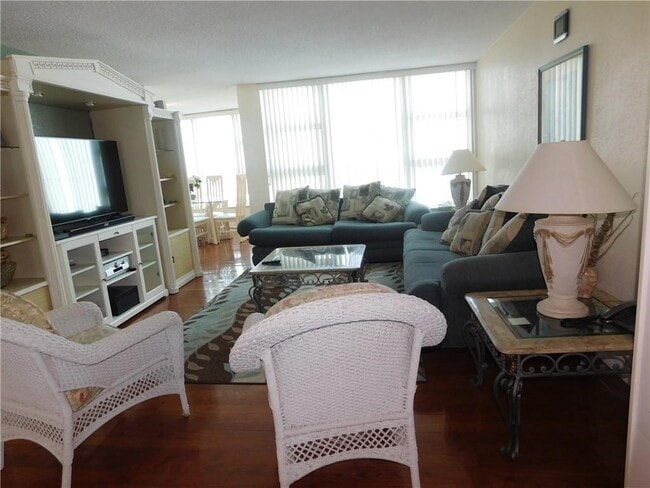 Building Photo - 1620 S Ocean Blvd