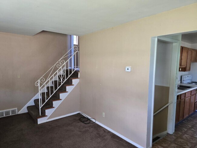 Building Photo - 5110 Chantilly Dr