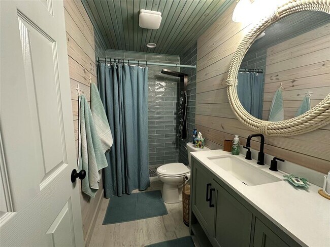 Building Photo - 5006 Starfish Dr SE