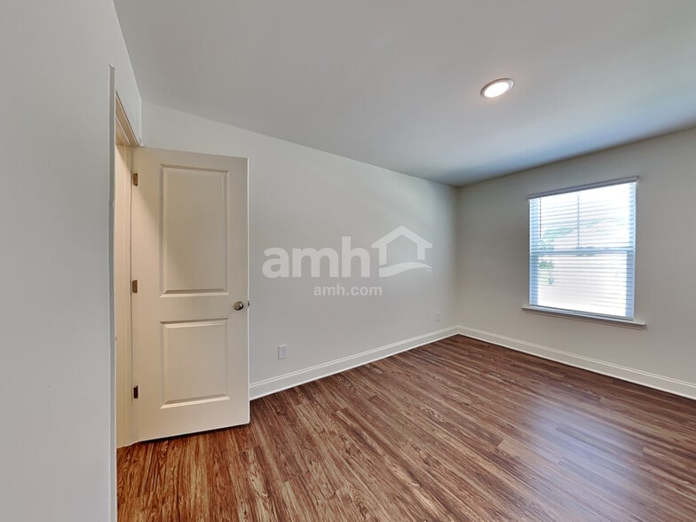 Building Photo - 3205 Brierhill Rd