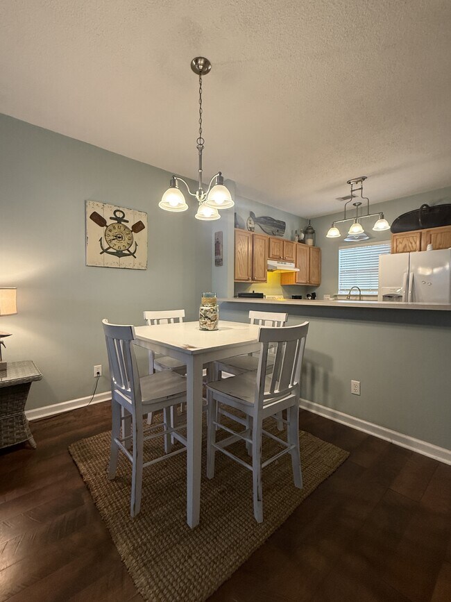 Building Photo - 1105 13th St