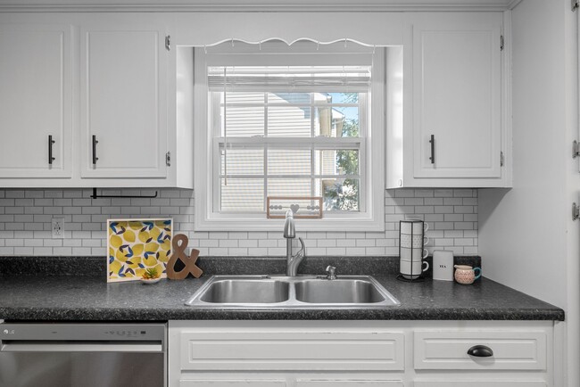 Building Photo - 3793 McAllister Dr