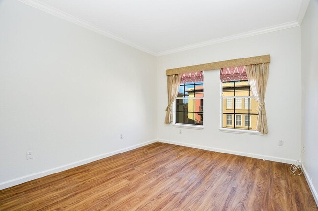 Building Photo - 2 bedroom 2 bathroom condo in Uptown District!