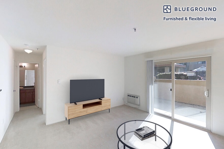 Building Photo - 1600 Villa St