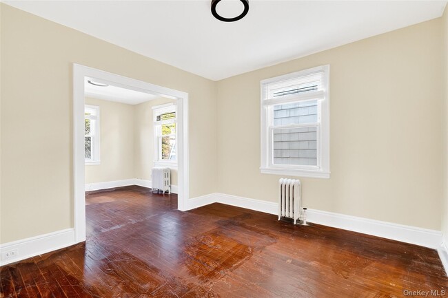 Building Photo - 270 Sickles Ave