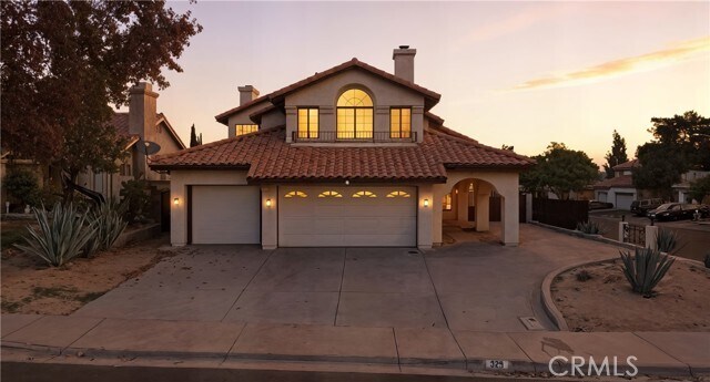 Building Photo - 325 Rainbow Terrace