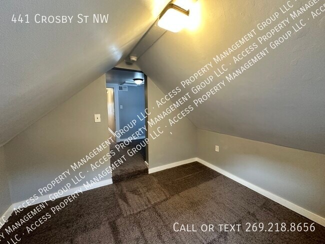 Building Photo - 441 Crosby St NW