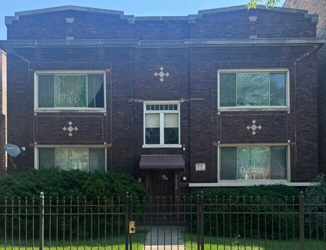 Primary Photo - 7827 S Colfax Ave