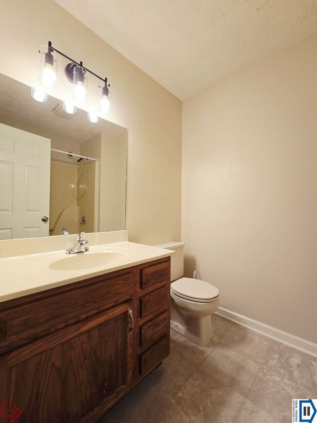 Building Photo - 1544 Pheasants Glen Dr