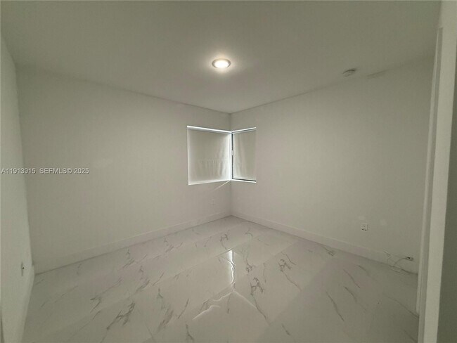 Building Photo - 450 Beacom Blvd