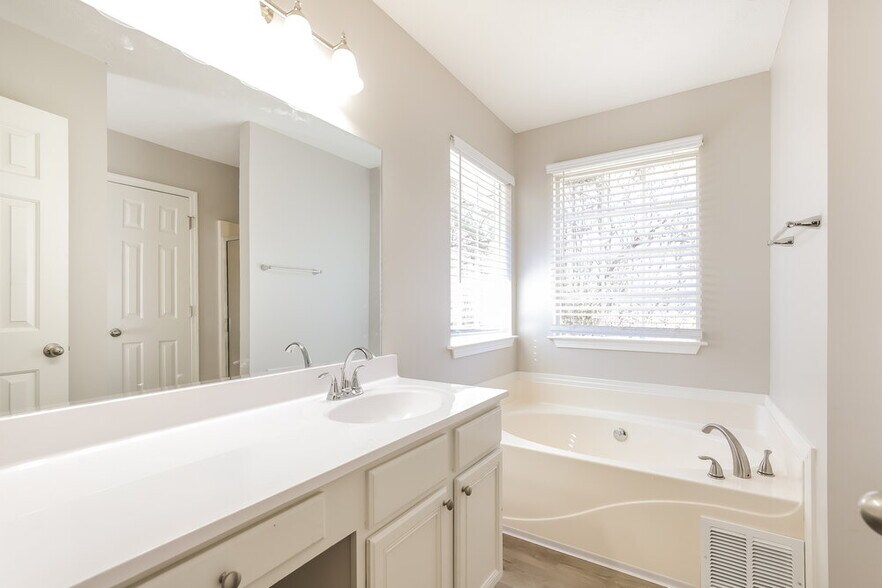 Building Photo - 958 Sugar Landing Cir