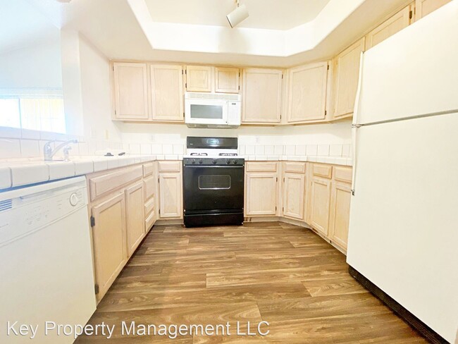 Building Photo - 2 br, 2 bath House - 7950 W. Flamingo Rd #...