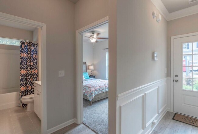 Building Photo - Single-Family Home for Lease below $2,000