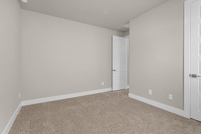 Building Photo - 2002 Bluff Oak Ct