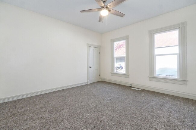 Building Photo - Remodeled 2 bedroom, 1 bathroom home for r...