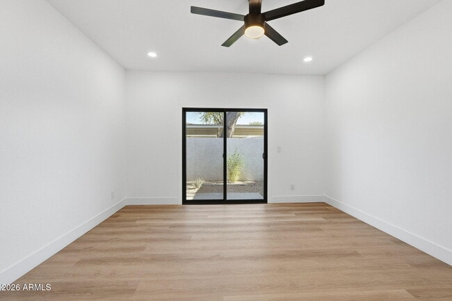 Building Photo - 2029 N Sunset Dr