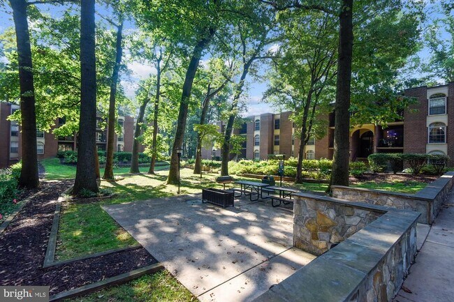 Building Photo - 3356 Woodburn Rd