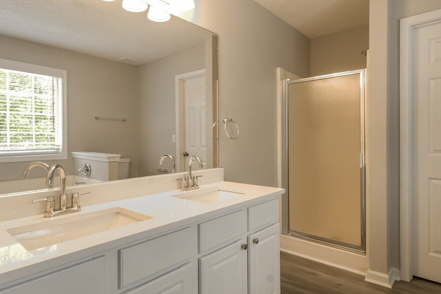 Building Photo - 2059 Spicers Ln