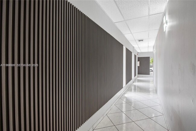 Building Photo - 16740 NE 9th Ave