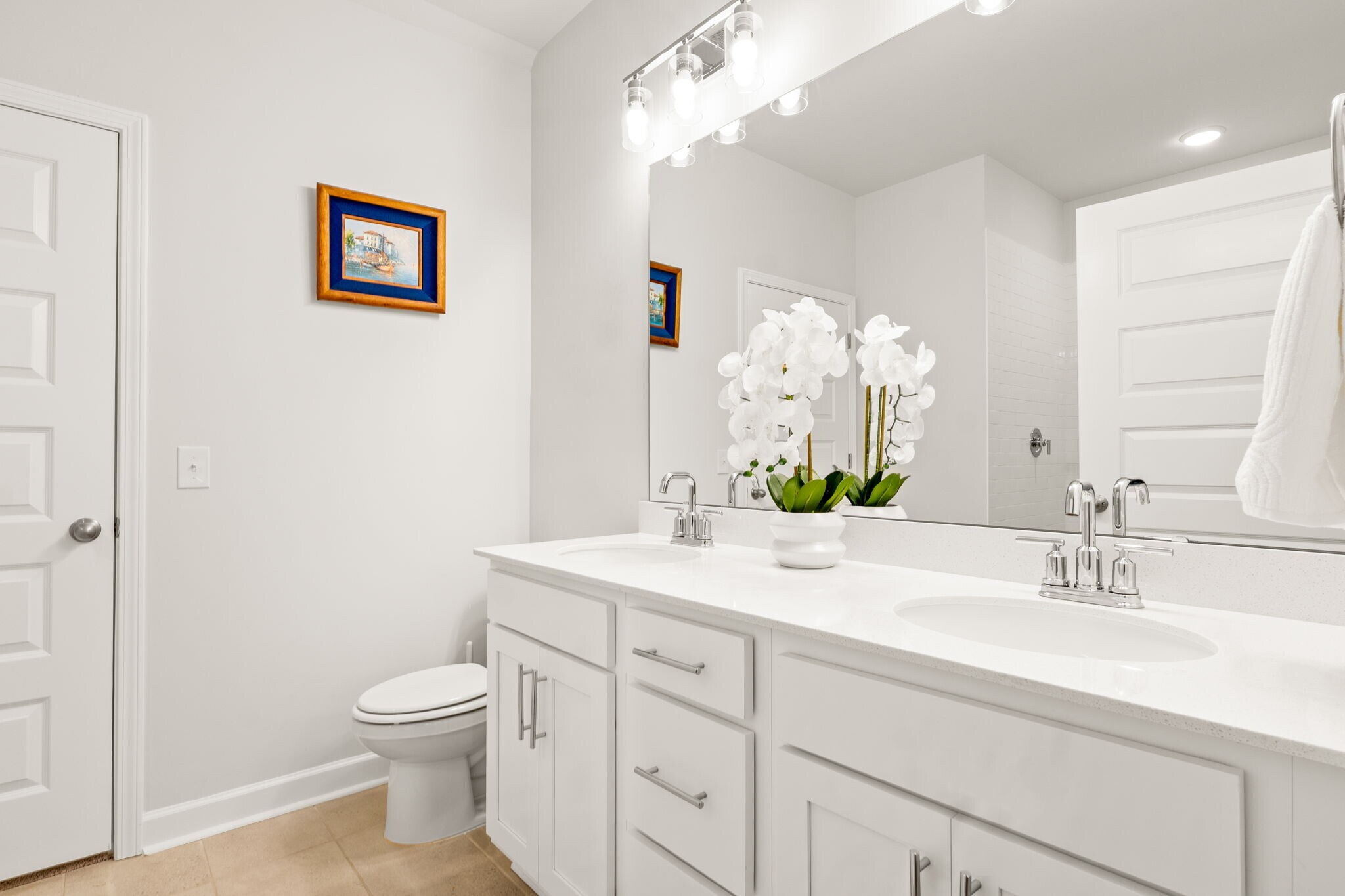 Building Photo - 825 Descartes St