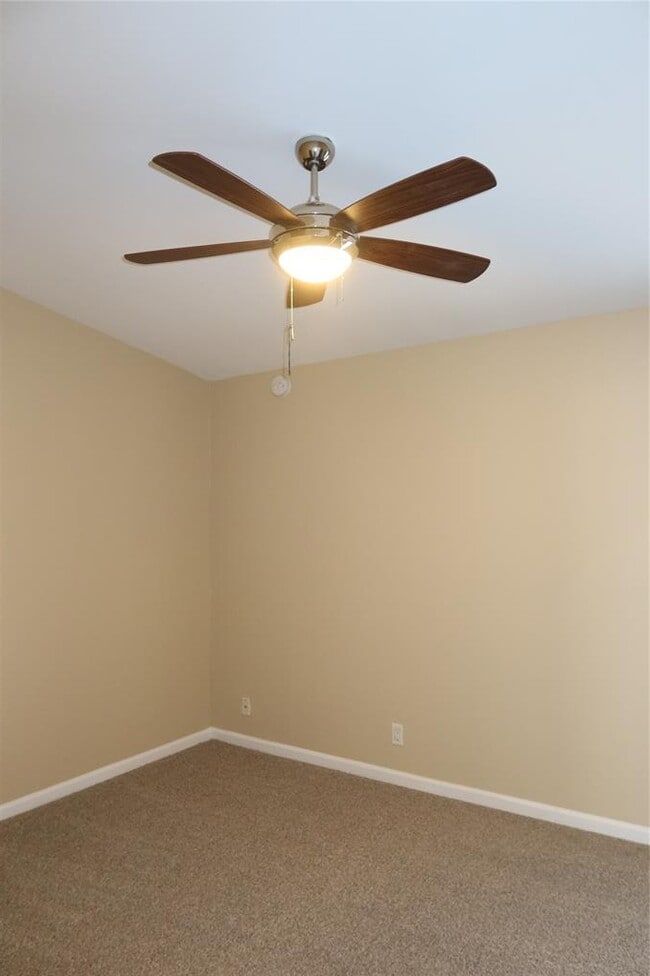 Building Photo - 3000 S 1st St