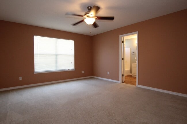 Building Photo - Spacious 3 Bedroom, 2 Bath Brick Home in Southwest Pensacola Near NAS & Beaches