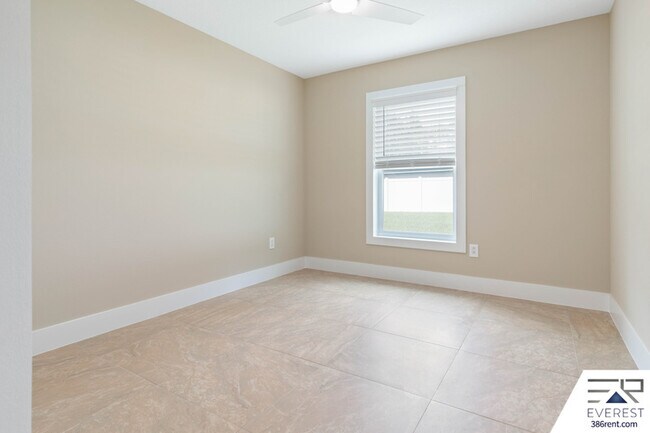 Building Photo - 1 Zaftig Ct
