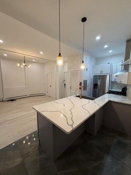 Building Photo - 202 48th St