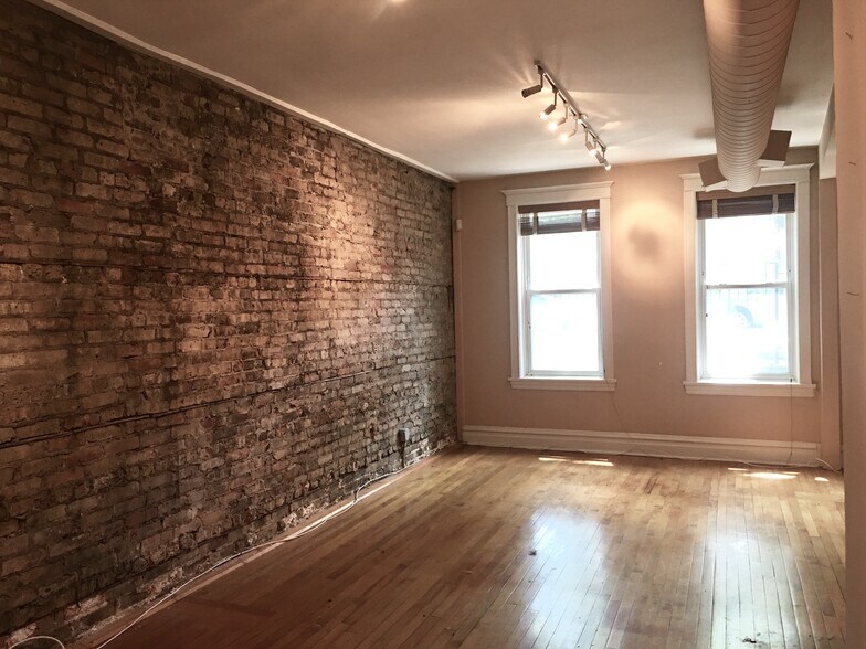 Building Photo - 2040 W McLean Ave