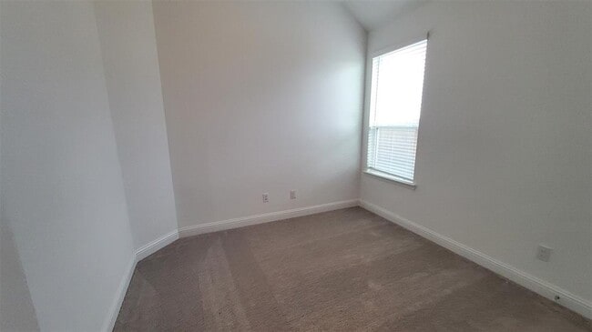 Building Photo - 2331 Birch View Ln