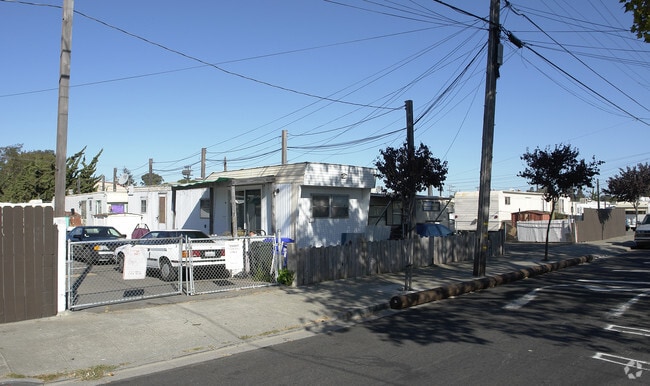 Building Photo - Alpine Mobile Home Park