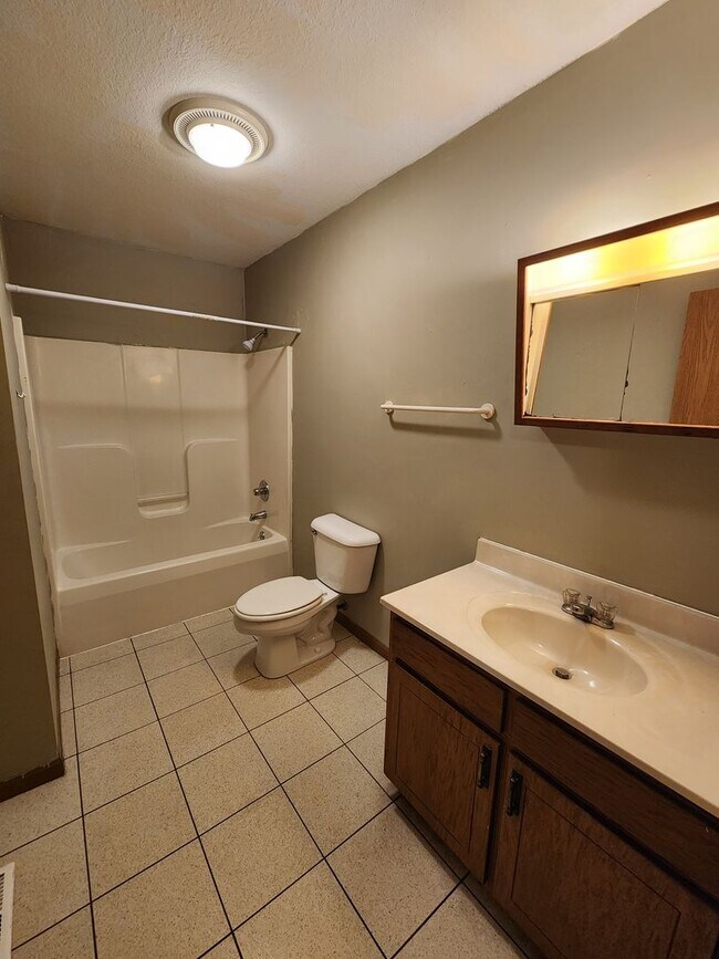 Building Photo - 1718 12th St