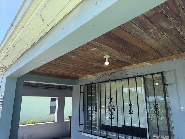 Building Photo - 703 N 17th St