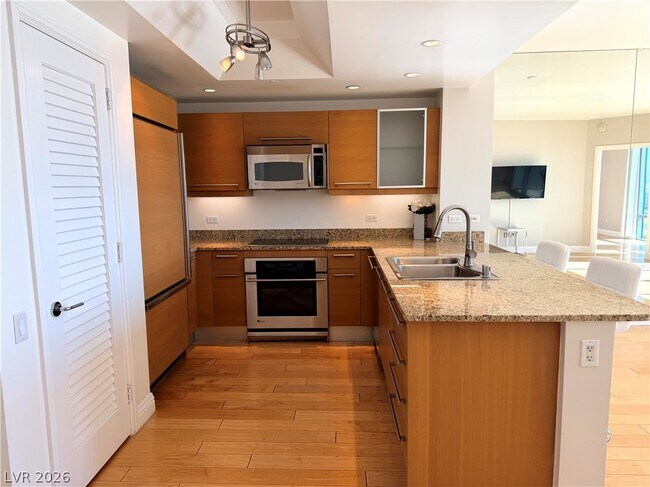 Building Photo - 322 Karen Ave