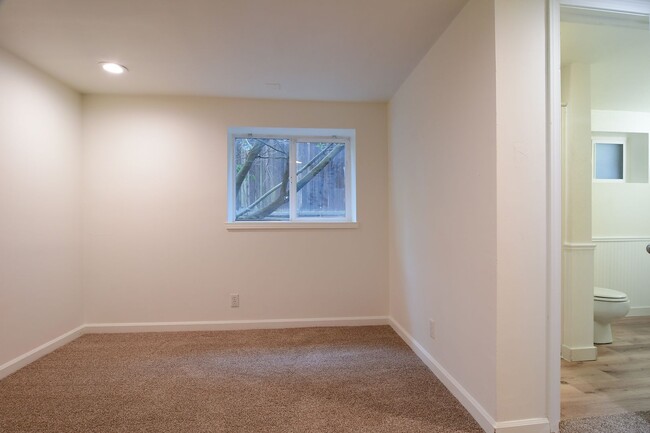 Building Photo - Magnolia 4 bedroom