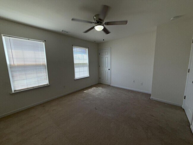 Building Photo - Beautiful 2 Bedroom / 2.5 Bath for Rent in Maryland Heights !