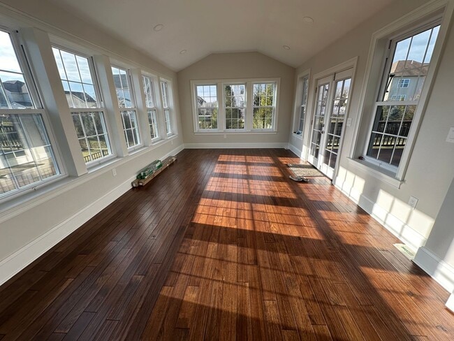Building Photo - 124 Odyssey Dr