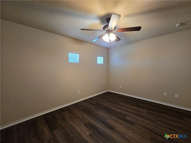Building Photo - 294 Rosalie Dr