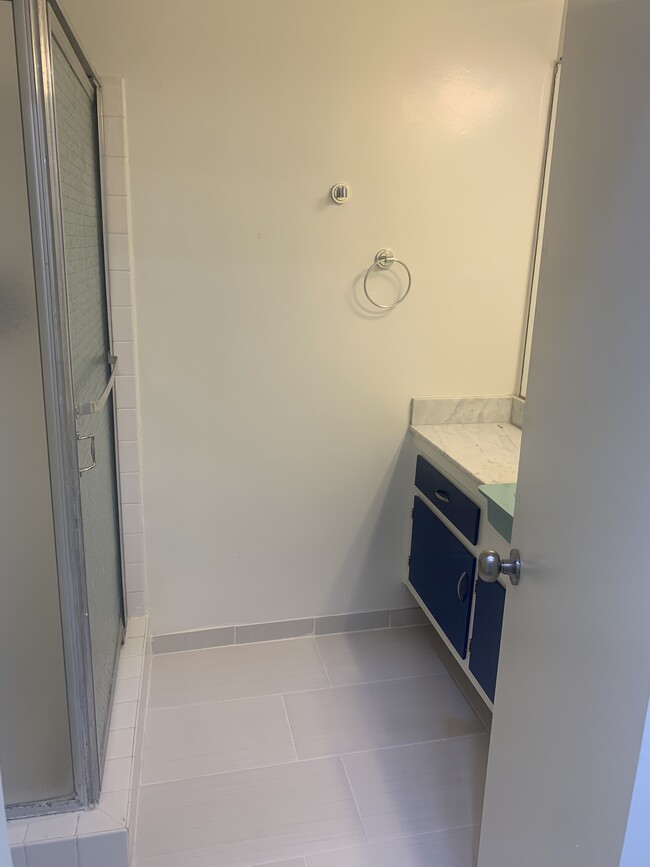 Building Photo - 11685 Gorham Ave