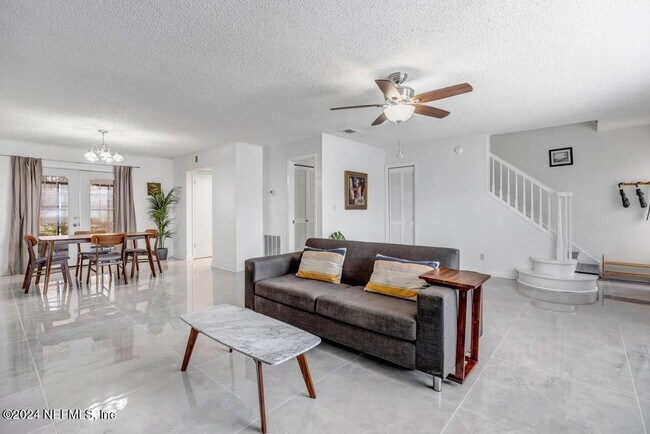 Building Photo - 695-A1A Jimmy Buffett Mem Hwy